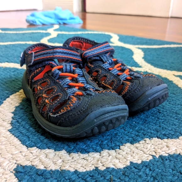 Kids Stride Rite Strapped Sandals - Durable, Adjustable, and Comfortable Outdoor - Picture 4 of 8